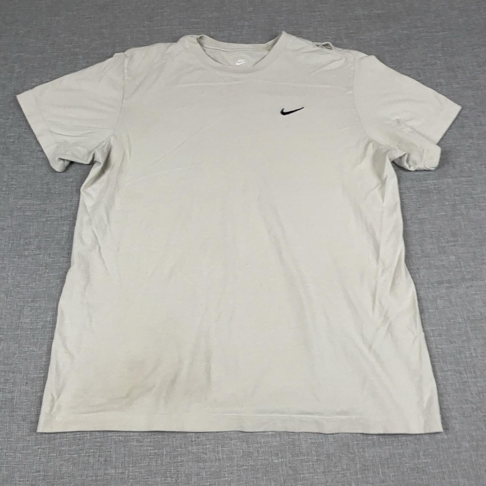 Nike Shirt Mens Medium White Crewneck Swoosh Logo Tee Tagless Cotton Jersey
